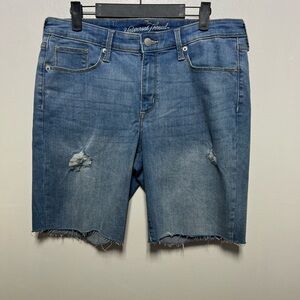 “Universal Thread” Distressed Blue Jean Short SZ: (12/30) Raw Hem New No Tags